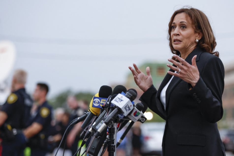 Kamala Harris calls for federal assault weapons ban in wake of Highland Park shooting