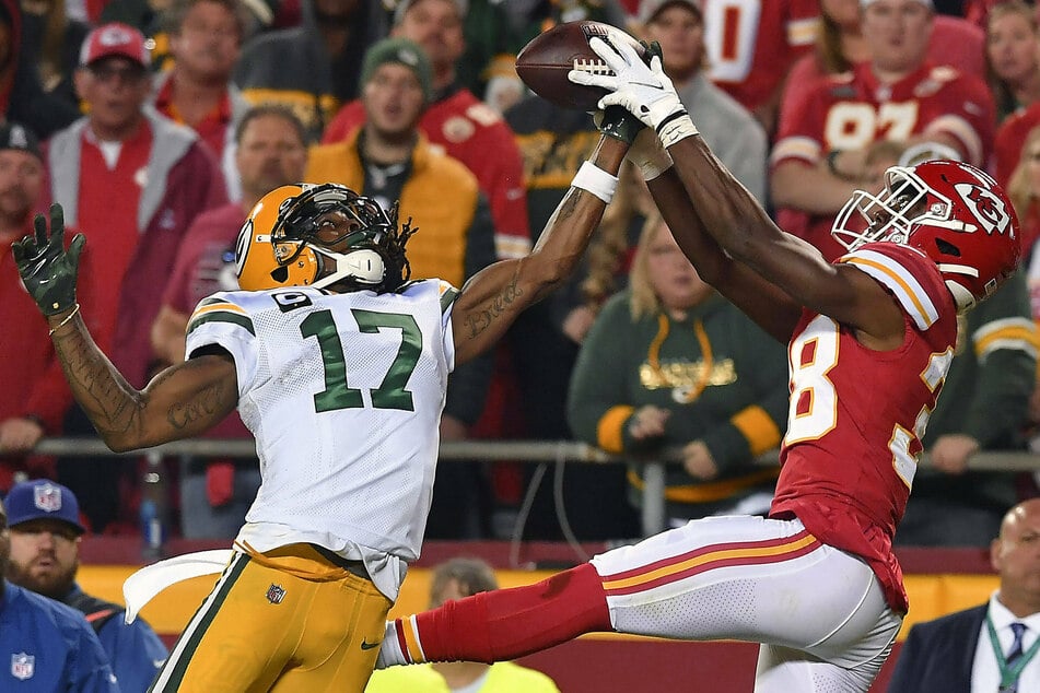 NFL: Chiefs win two straight by beating the shorthanded Packers