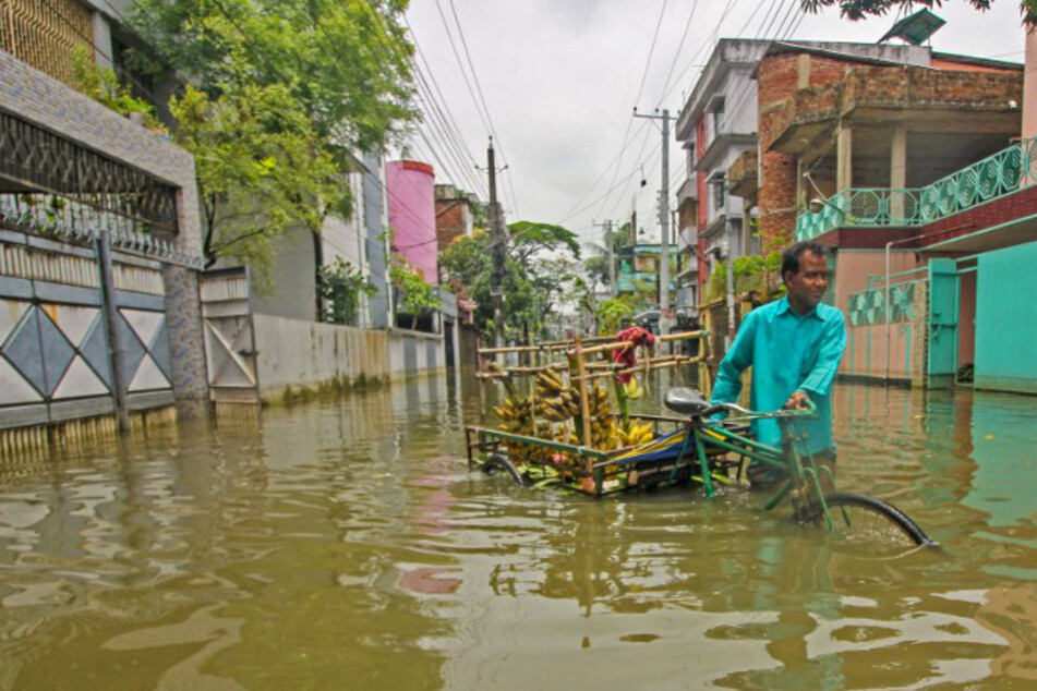 Heftige Überschwemmungen nach Starkregen: Mindestens 57 Tote
