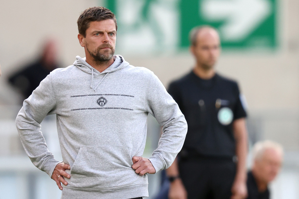 Schluss für Würzburg-Coach Torsten Ziegner (43).