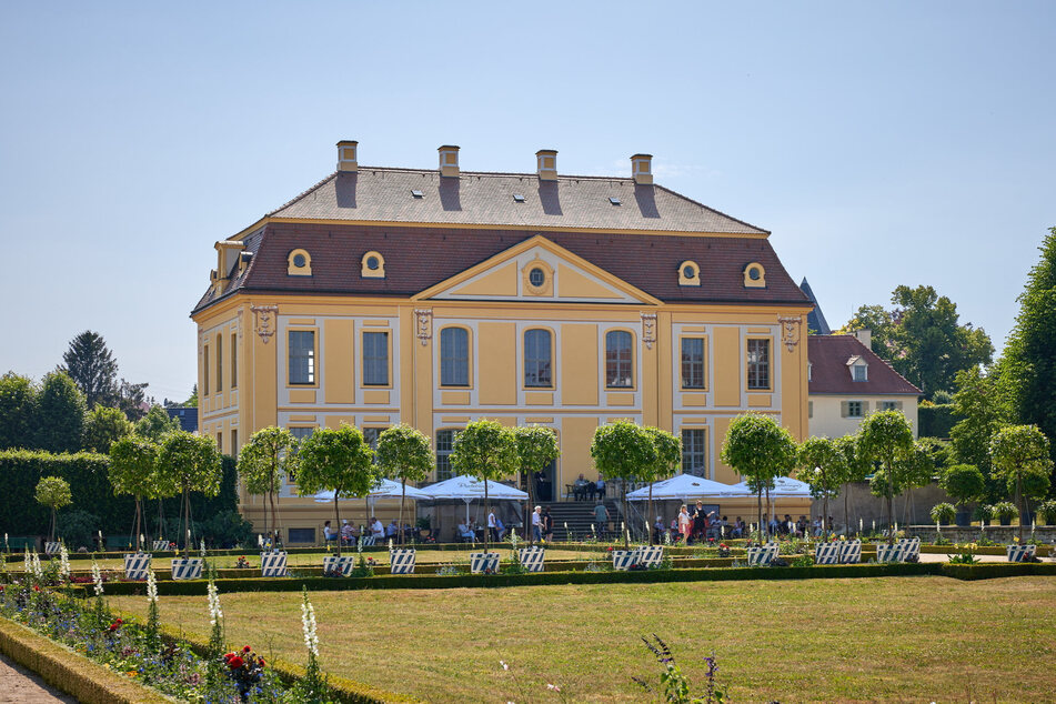 Für Kritiker spricht die Nähe zu dem mehr als 300 Jahre alten Kulturdenkmal, gegen die derzeitigen Pläne für den Industriepark.