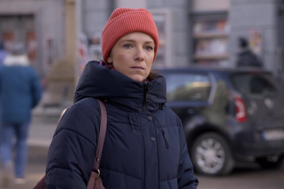 Lilly kommen kurz vor der Abfahrt in das Therapiezentrum Zweifel.