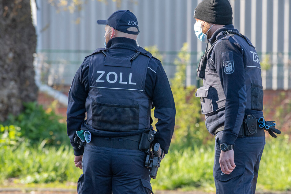 Berlin: Zoll schnappt zu: Vermeintliche Drogen-Dealer entpuppen sich als Bier-Barone!