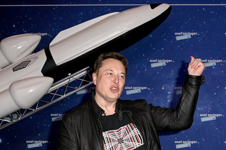 Elon Musk (49), Chef der Weltraumfirma SpaceX und Tesla-CEO, verwirrt seine Fans auf Twitter.