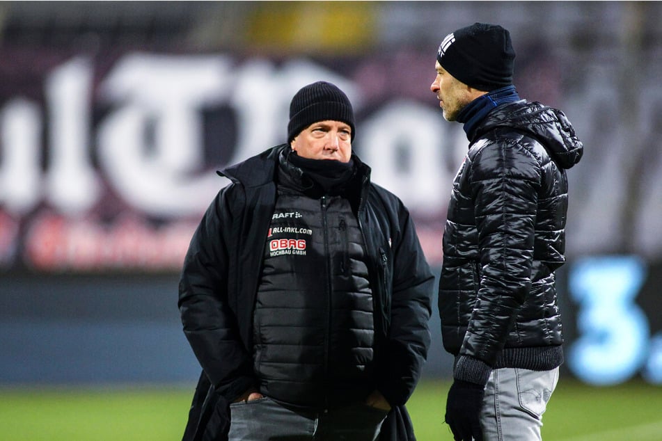 Beim Hinspiel in München hieß der Dynamo-Trainer noch Markus Kauczinski (51, l.) und der Türkgücü-Coach Alexander Schmidt (52).
