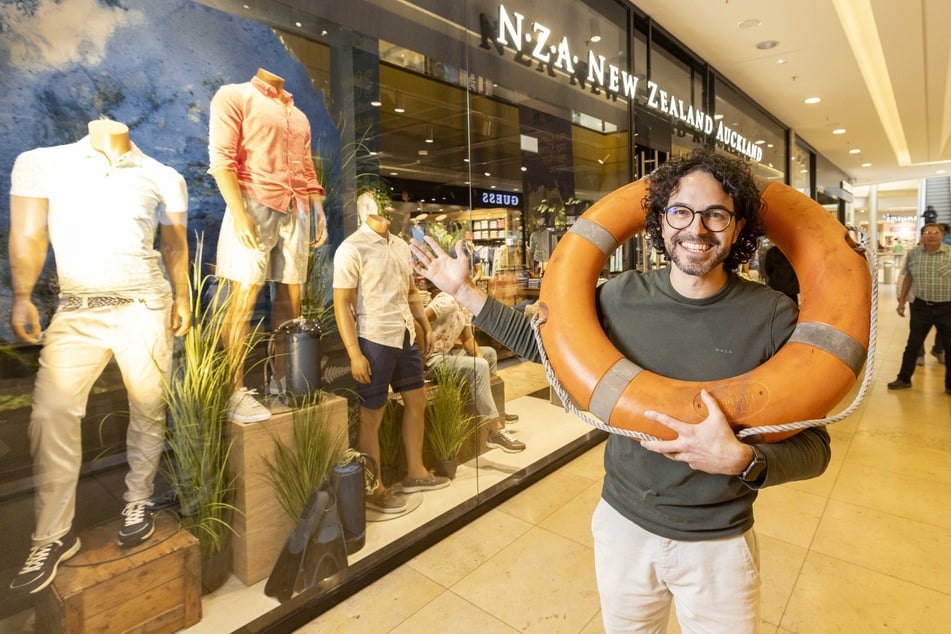 Der Inhaber Simon Bartilucci (38) brennt bereits darauf, die Türen seines neuen Stores endlich für die Kunden zu öffnen.