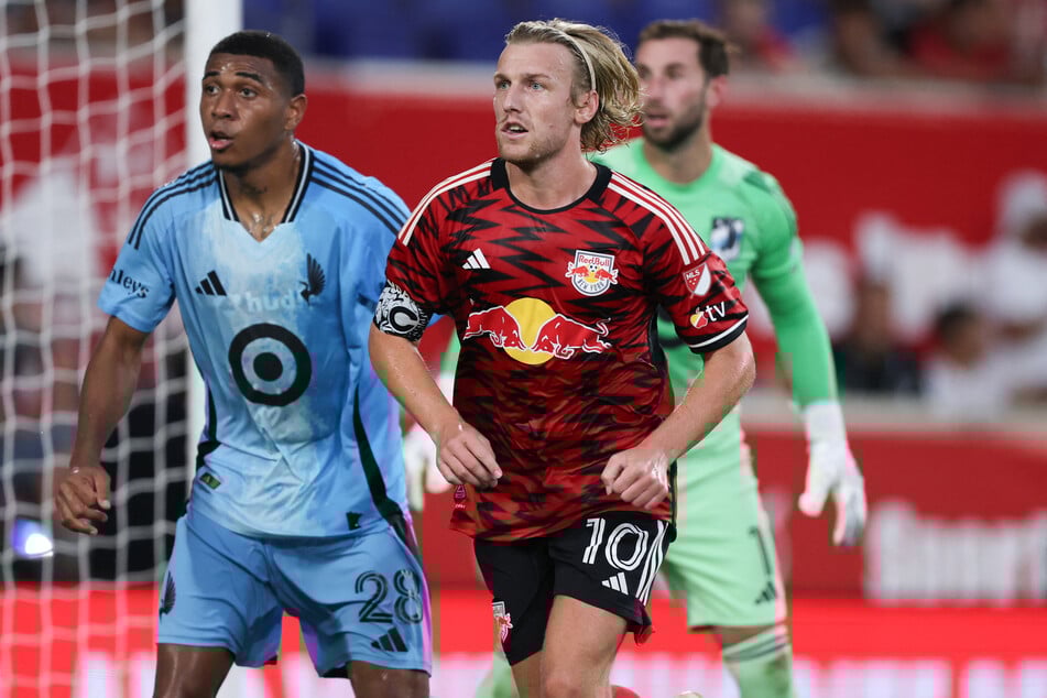 Bei den New York Red Bulls würde Werner mit seinem einstigen Teamkollegen Emil Forsberg (33) zusammenspielen.