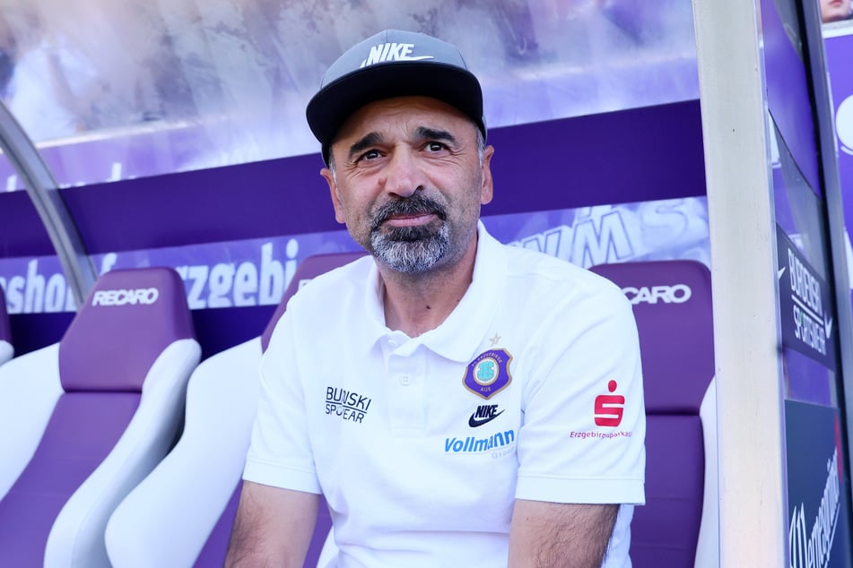 Aue-Trainer Khvicha Shubitidze (52) nimmt den Druck von seiner Mannschaft.