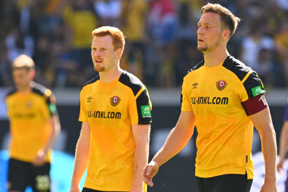 Enttäuschung bei Paul Will (M.) und Kapitän Tim Knipping (r.): Dynamo Dresden musste am letzten Spieltag eine weitere Niederlage hinnehmen.