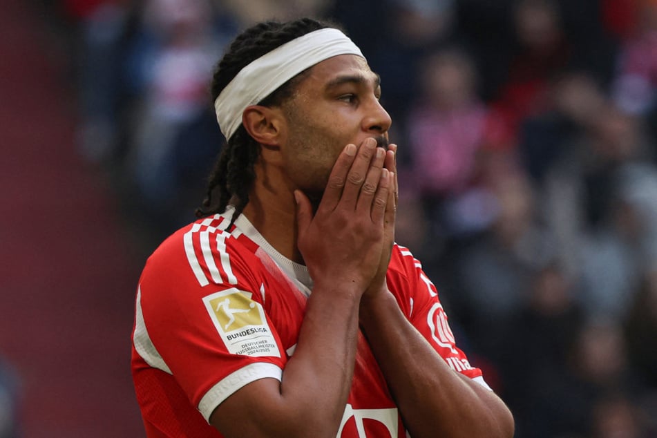 Serge Gnabry (30) hat sich einen Ausriss der Adduktoren am rechten Oberschenkel zugezogen und wird laut FC Bayern "für längere Zeit" ausfallen.
