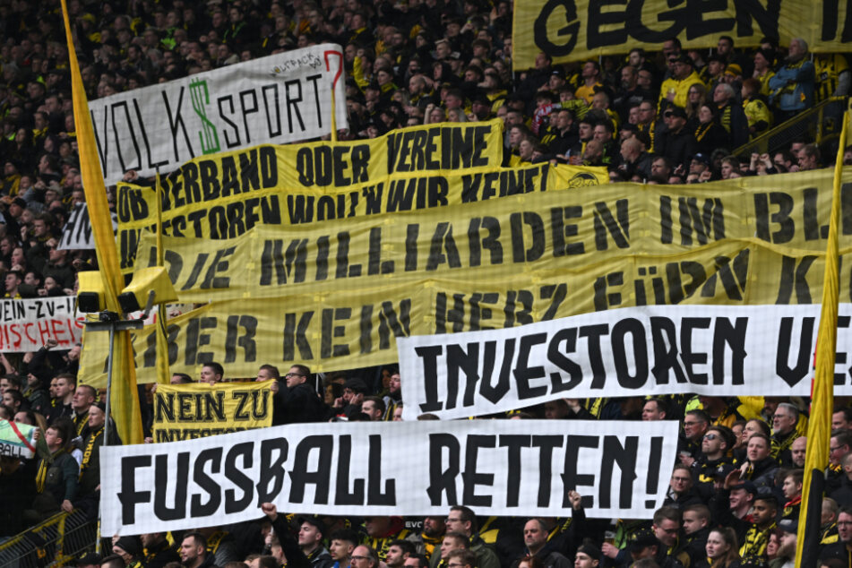 Zum Start des zweiten Durchgangs protestierten die BVB-Fans gegen Investoren bei der DFL.