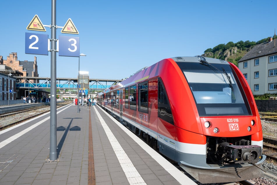 Der Bahnhof in Gerolstein (Rheinland-Pfalz) ist wieder befahrbar.