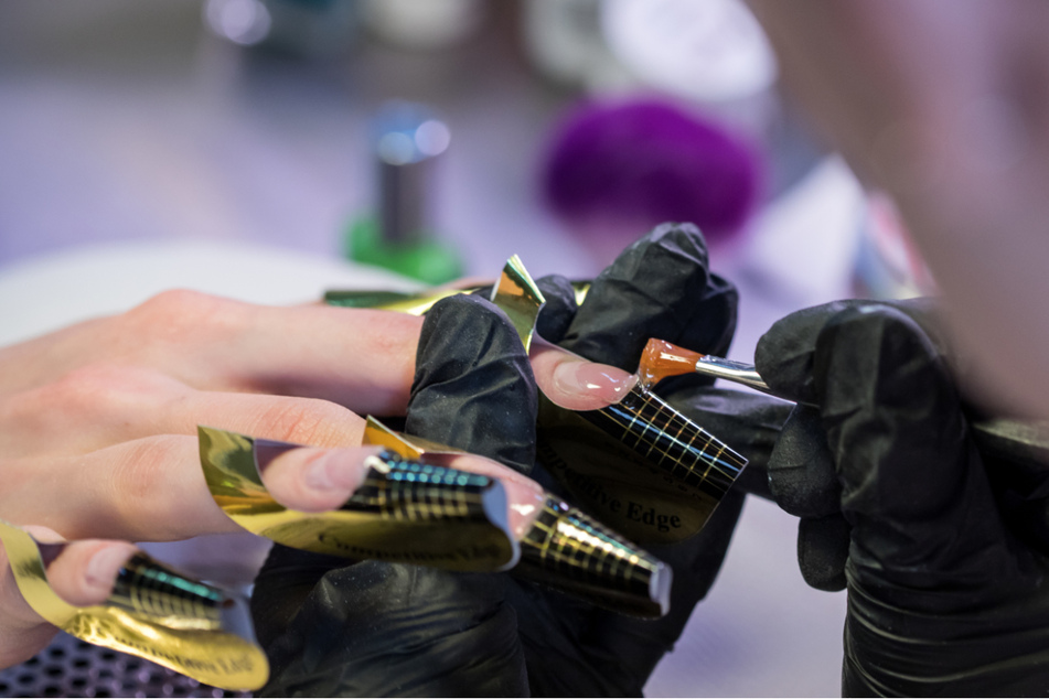 In Thüringen sollen sich laut dem Hauptzollamt Erfurt mehrere Nagelstudios nicht an die gesetzlichen Vorgaben halten. (Symbolfoto)