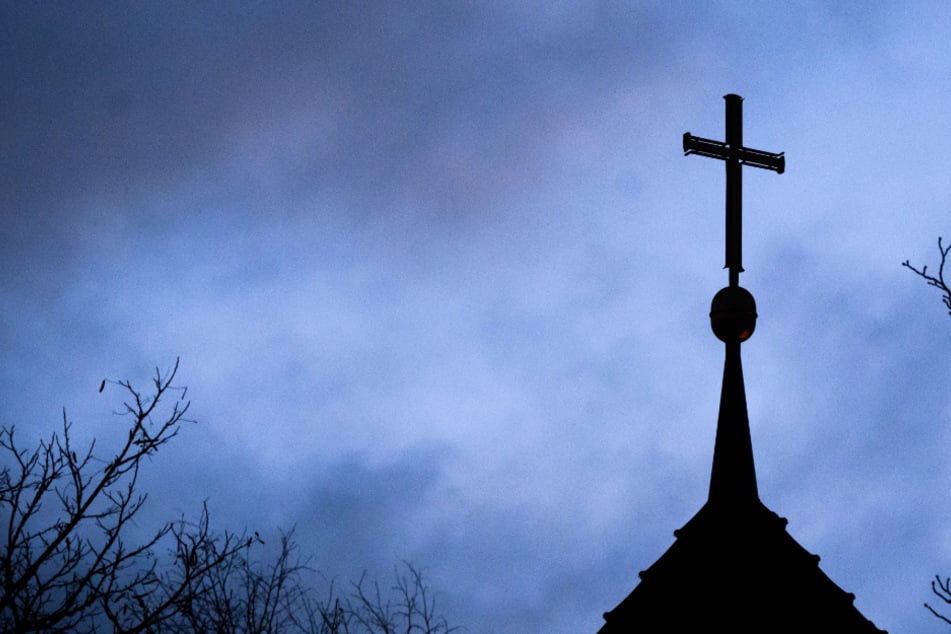 Mann soll Sohn zu Sex mit Pastor und anderen Männern gezwungen haben