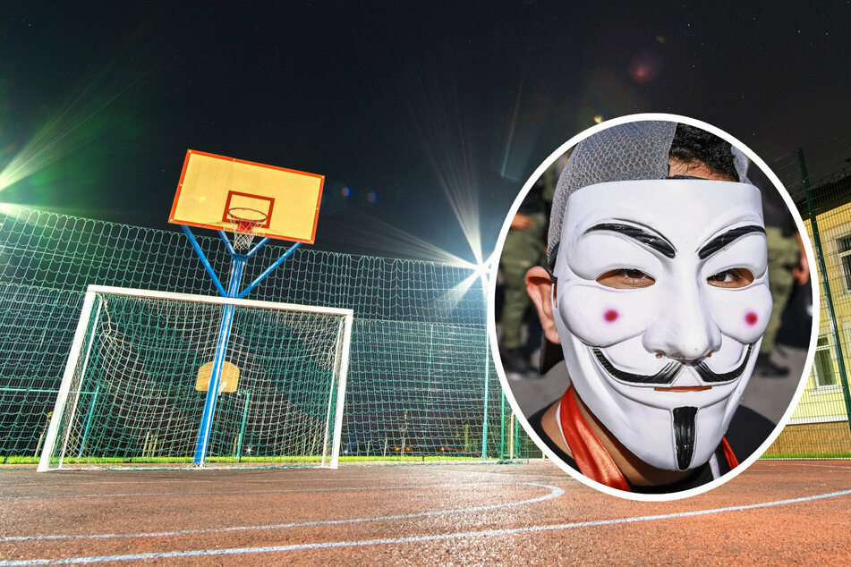 Verkleidet mit Anonymous-Maske: Unbekannte erpressen Geld von Nacht-Basketballern