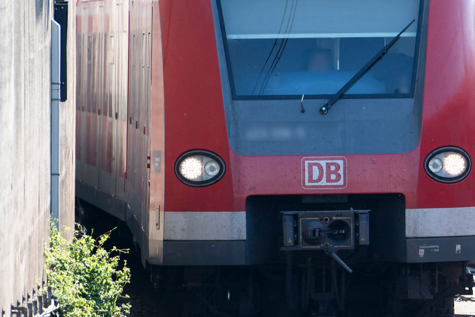 17-Jährige von Zug erfasst: Was hat sich an S-Bahn-Haltestelle nur abgespielt?