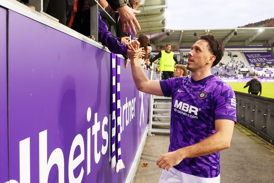 Marcel Bär (33) freute sich gemeinsam mit den Auer Fans über sein gelungenes Comeback.