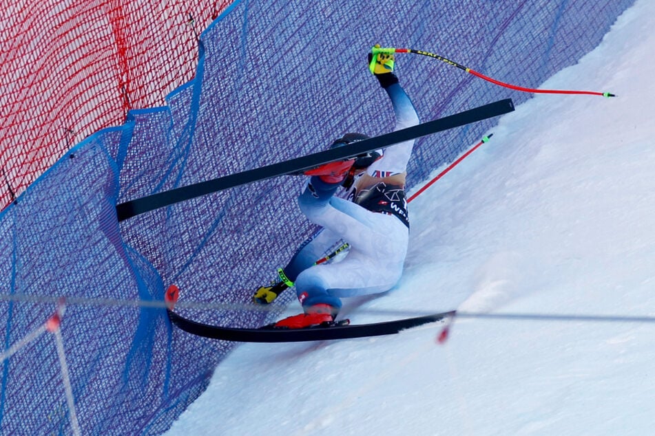 Bei seinem Sturz schnitt sein eigener Ski Aleksander Aamodt Kilde (31) den Unterschenkel derart auf, dass die Ersthelfer zunächst von einem offenen Bruch ausgingen.