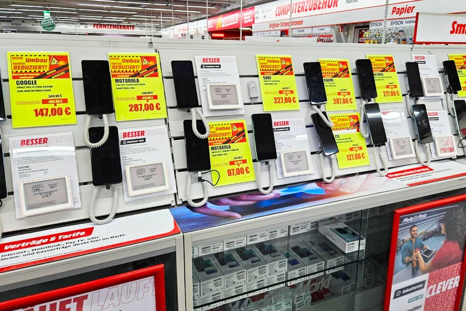 Wegen Umbau sind bei MediaMarkt am Freitag (31.1.) hunderte Geräte radikal reduziert.