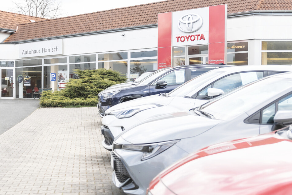 Im Autohaus Hanisch in Dresden gibt's gerade viele Toyota-Modelle zu Sparpreisen.
