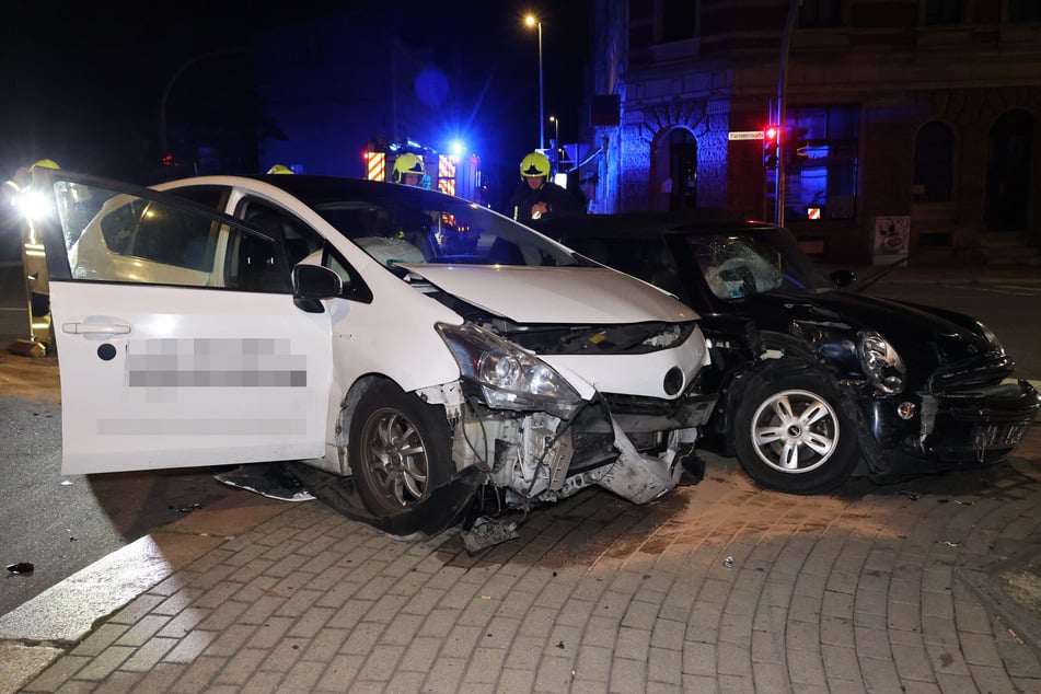 Zwei Verletzte nach Kreuzungscrash in Chemnitz