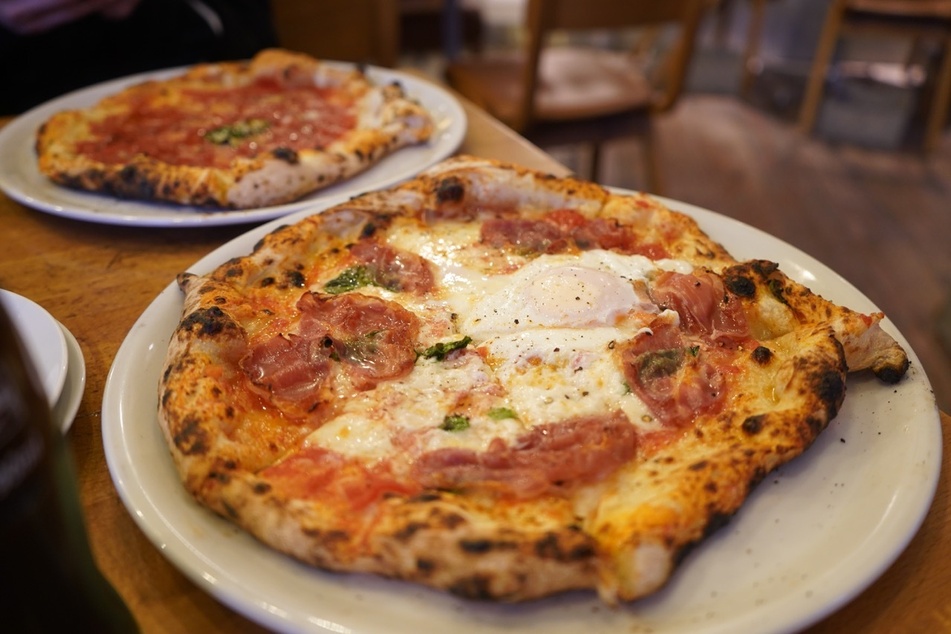 In der kleinen Pizzeria Amico Italienische Spezialitäten gibt es leckere Pizzen aus dem Steinofen. (Symbolbild)