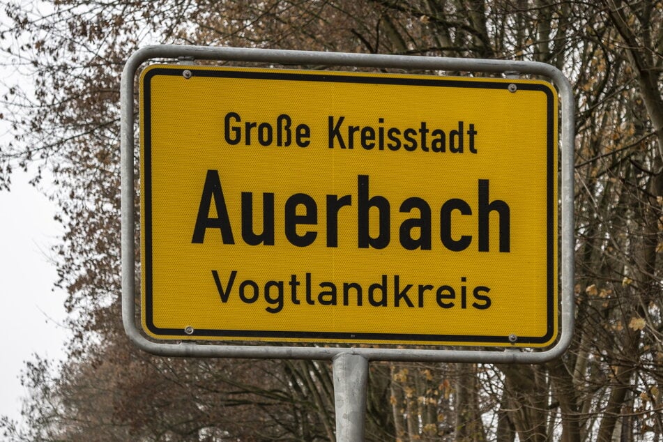 Um die Jahrtausendwende war das vogtländische Auerbach in aller Munde - zahlreiche Menschen strömten in die Stadt, um den besagten "Maschendrahtzaun" mit eigenen Augen zu sehen.