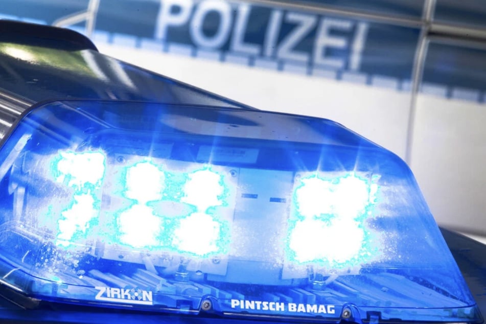 Die Polizei ermittelt gegen Frau wegen Sachbeschädigung und Diebstahls. (Symbolfoto)