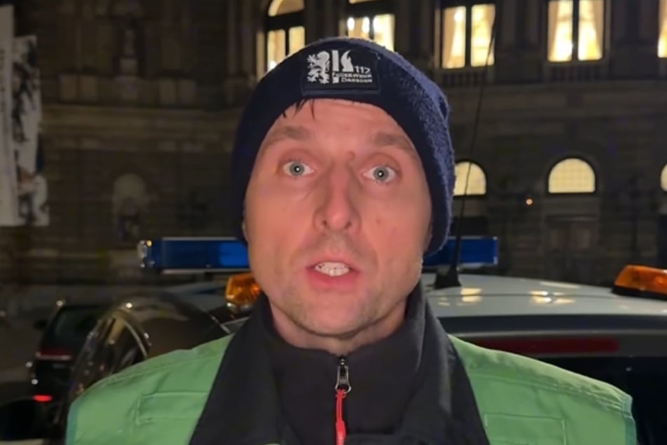 Feuerwehr-Sprecher Pierre Steffen Bedrich (46) hat in der Nacht ein Lage-Update gegeben.