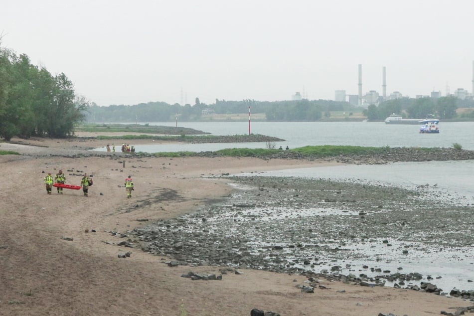 Junge (6) von Rhein mitgerissen, Familie muss alles mit ansehen