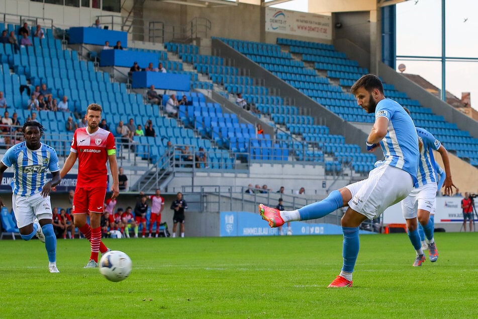 Dejan Bozic (30) sorgte für das 1:0 für Chemnitz.