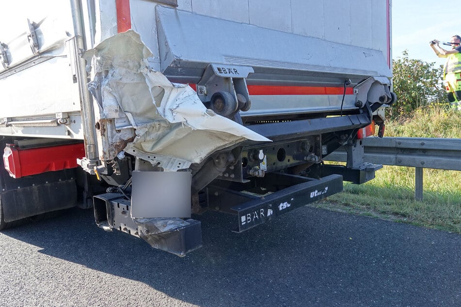 Ein Transporter kollidierte auf der A4 mit einem Ford. Es entstand hoher Sachschaden.