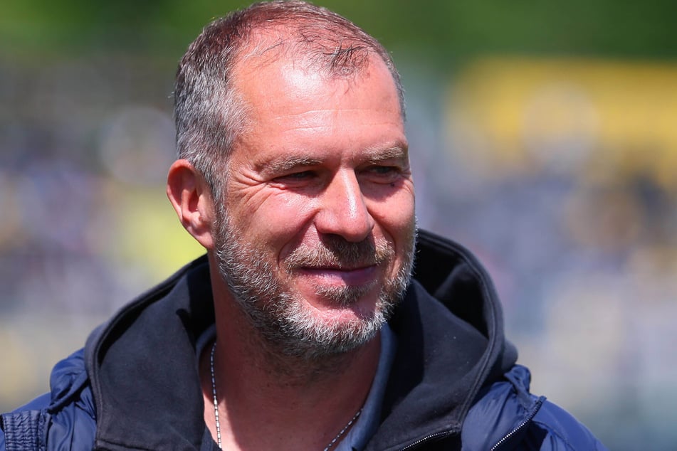 Lok Leipzigs Trainer Jochen Seitz (49) machte seine Ankündigung wahr und beorderte seine Spieler am Sonntag zum Training.