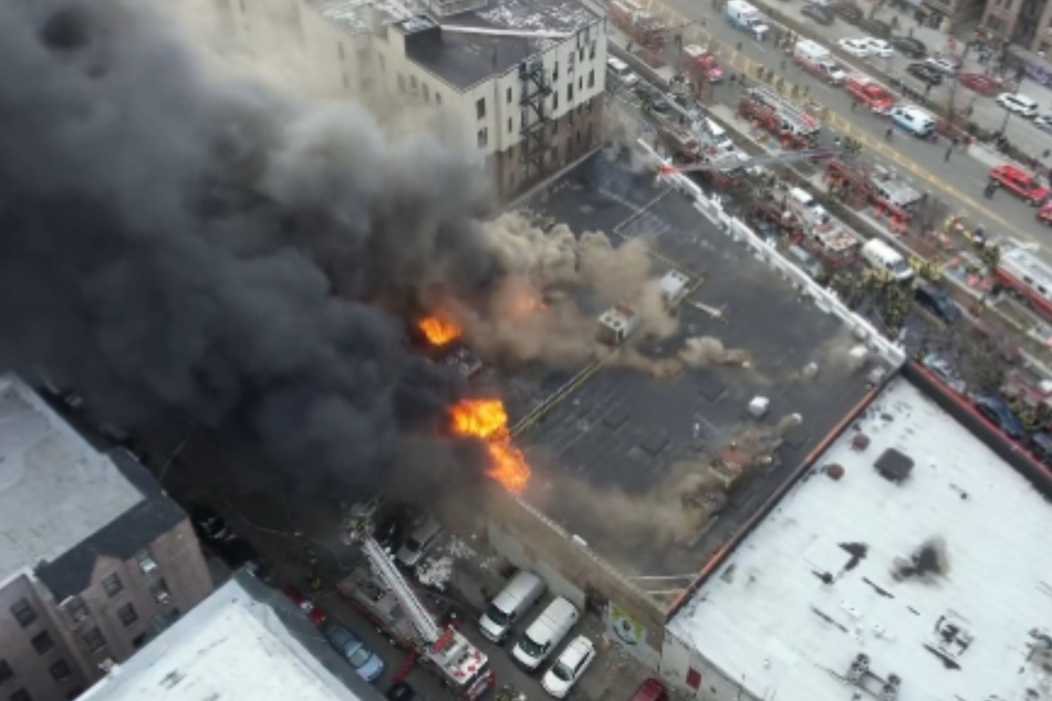 Innerhalb von Minuten stand das ganze Gebäude in Flammen.