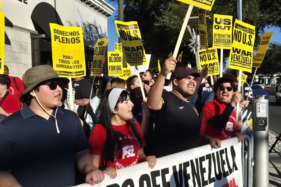 Protesters take to the streets nationwide demanding no US war on Venezuela