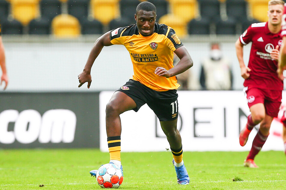 Agyemang Diawusie (24, l.) kam für Dynamo Dresden 44-mal zum Einsatz und gab vier Vorlagen, erzielte aber nicht ein einziges Tor. Für einen Offensivmann eine schwache Bilanz.