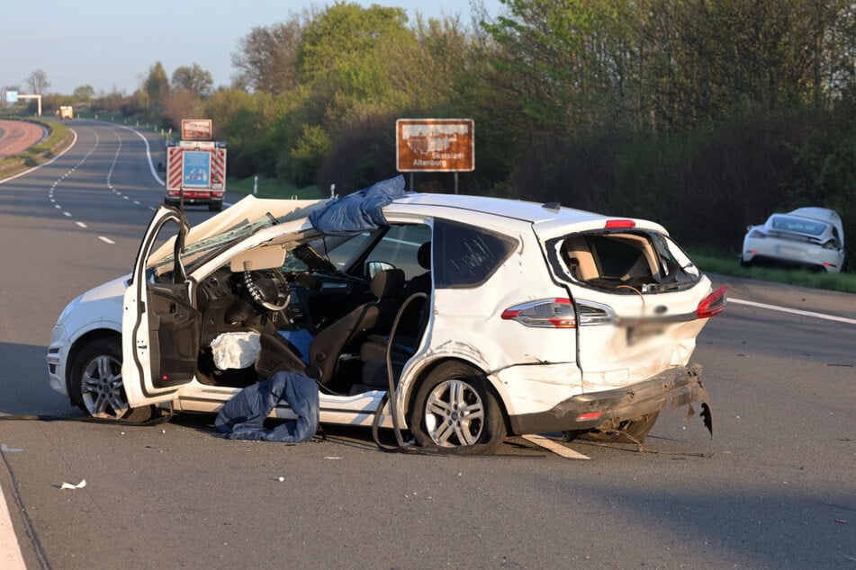 Der Ford-Fahrer (59) wurde bei dem Crash schwer verletzt.