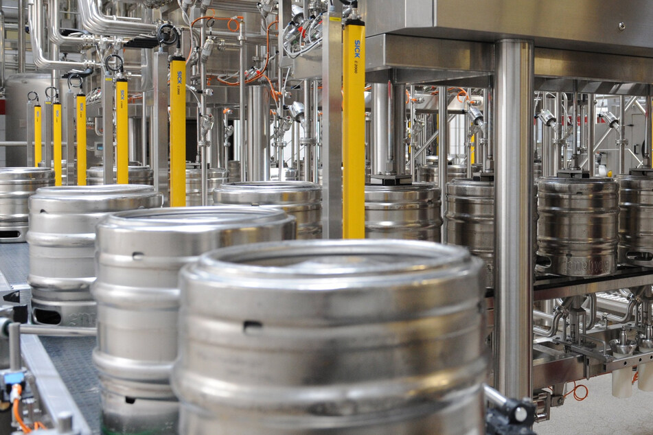 Brauer befürchten, tausende Liter Bier in den Gully schütten zu müssen. (Symbolbild)