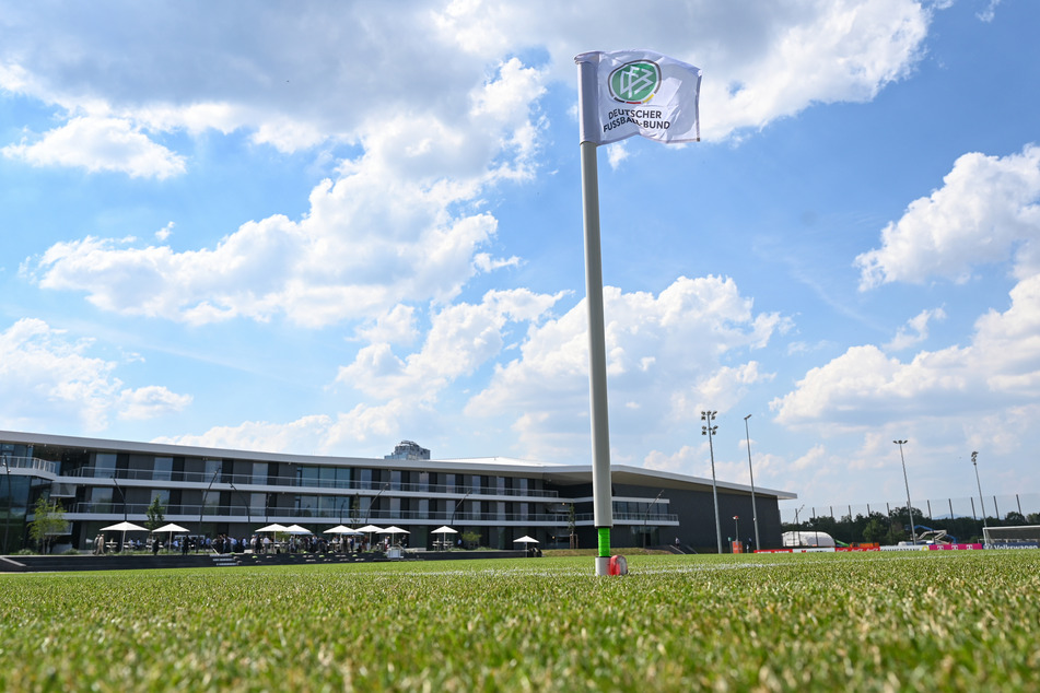 Im neuen DFB-Campus sind Verwaltung sowie der sportliche Bereich mit mehreren Trainingsplätzen untergebracht.