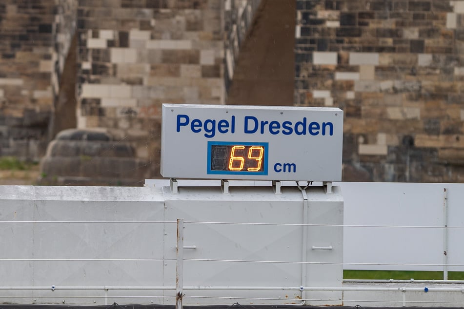 Der Wasserstand der Elbe soll in den nächsten Tagen weiter sinken.