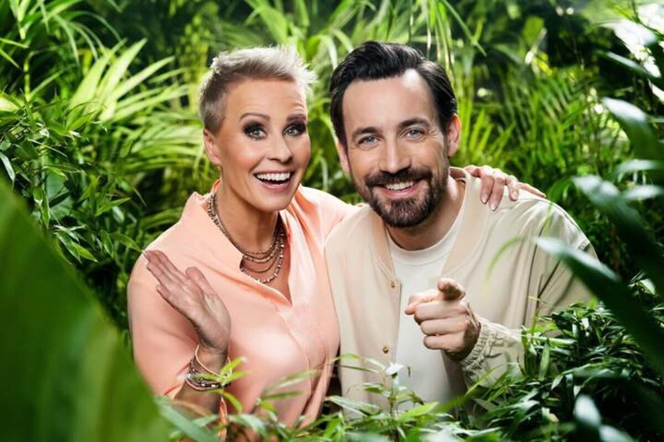 Dieses Moderatoren-Dreamteam krönt jedes Jahr die Dschungelkönige: Sonja Zietlow (54) und Jan Köppen (39).