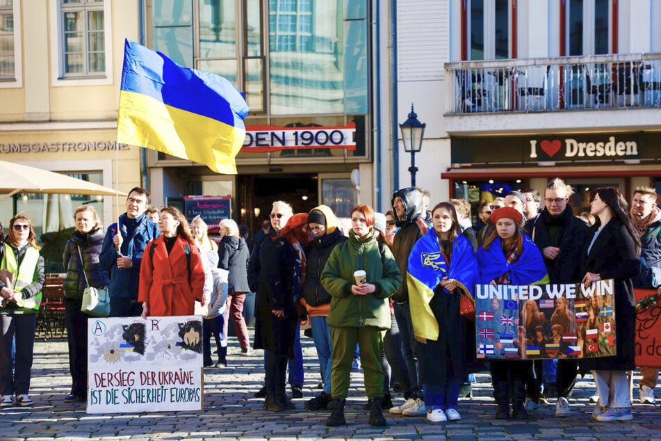 Auch zwei Jahre nach dem russischen Angriff auf die Ukraine werden Menschen nicht müde, an das Schicksal vieler Ukrainer zu erinnern.