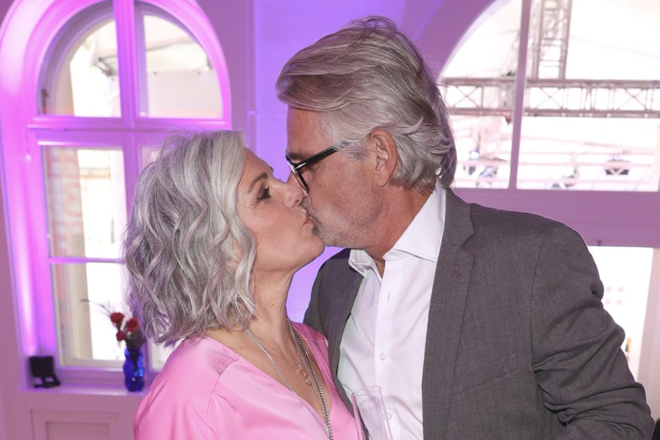 Die TV-Moderatorin heiratete den 57-jährigen Frank Spothelfer - auf einem Kreuzfahrtschiff!