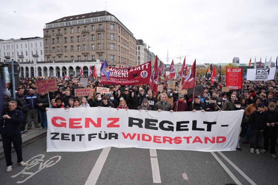 Die Demonstranten zogen vom Jungfernstieg über die Mönckebergstraße und den Steindamm.