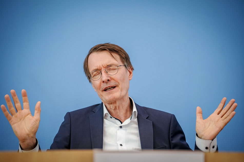 Einfach mal entspannen, doch die Pläne von Gesundheitsminister Karl Lauterbach (60, SPD) stoßen auf Kritik.