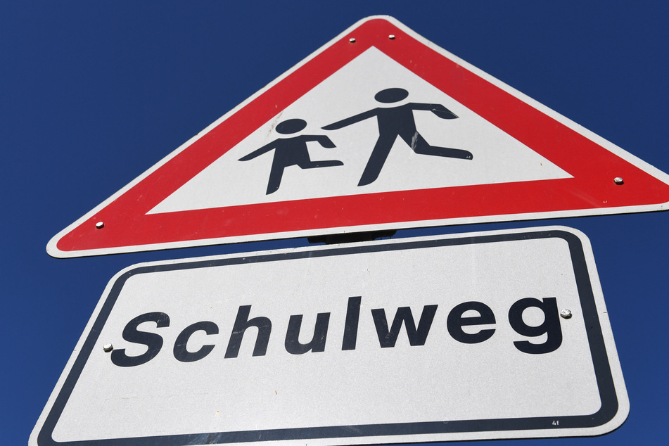 Auf dem Schulweg wurde eine Zehnjährige in Rheinland-Pfalz entführt. (Symbolbild)