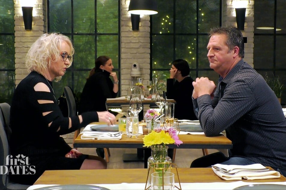 Viel zu besprechen haben Gaby (62) und Gerhard nicht gerade.
