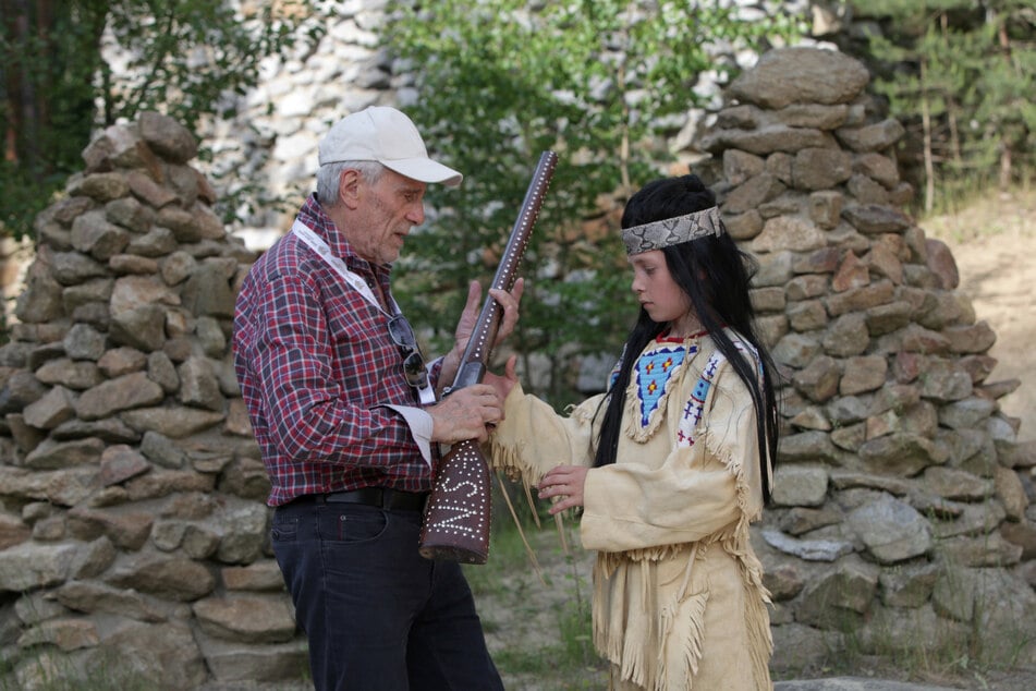 Gojko Mitić (86), auch als Winnetou des Ostens bekannt, ist Schirmherr der Spiele in Bischofswerda.