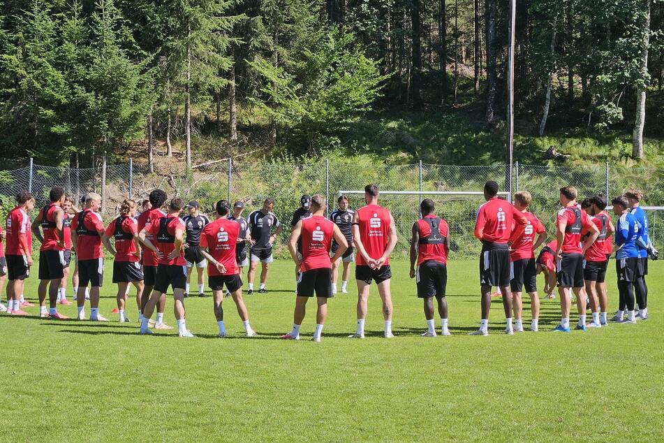 Das Team präsentiert sich als Einheit, doch noch sind einige Lücken zu groß.
