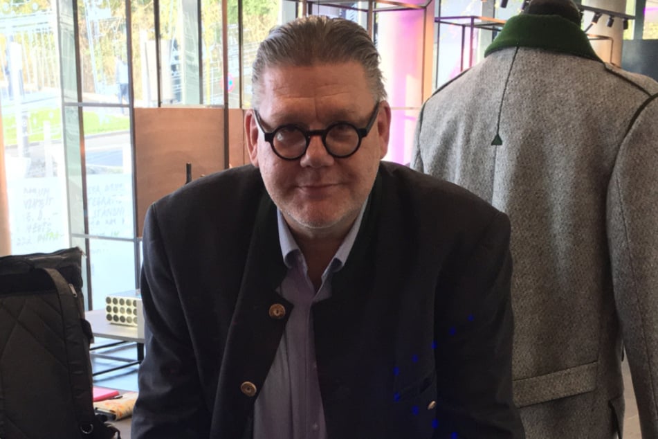 Unternehmer Thomas Stelzl (60) kritisiert die private Rettungsinitiative scharf dafür, Buckelwal "Timmy" in einer Barge transportiert zu haben.
